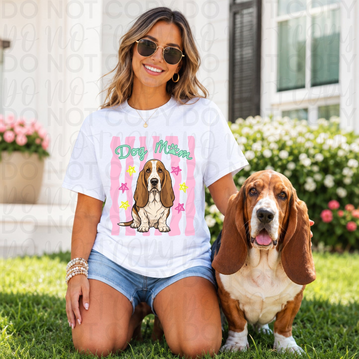 Basset Hound Dog Mom Graphic T-Shirt