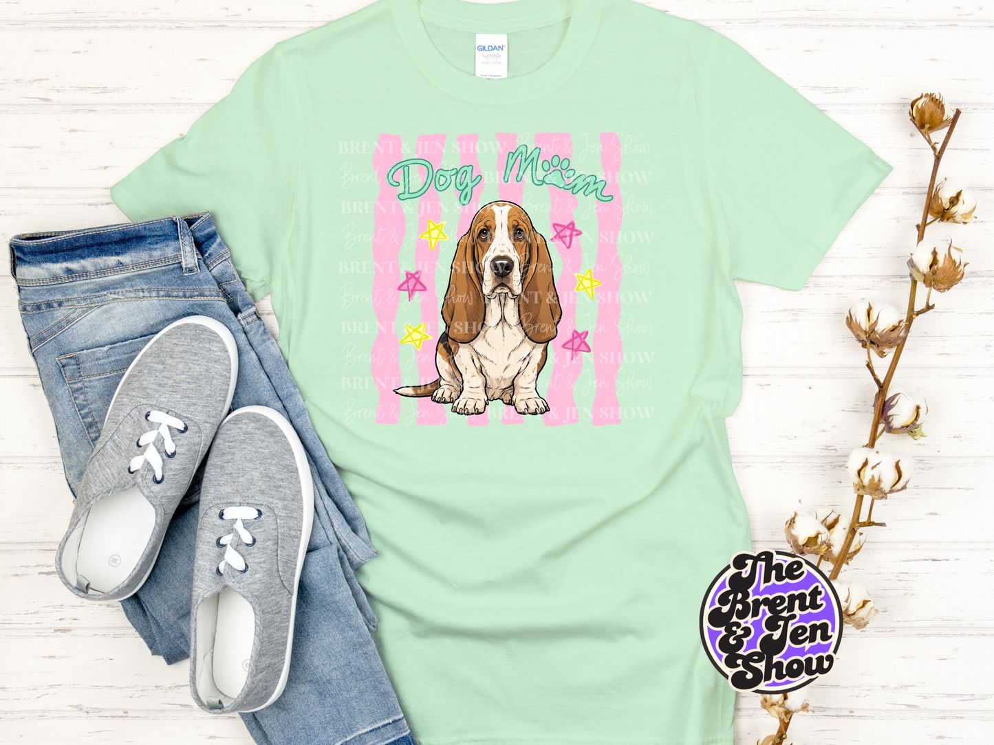 Basset Hound Dog Mom Graphic T-Shirt